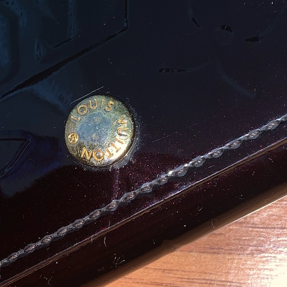 Authentic Louis Vuitton Vernis Card Case - Picture 2 of 11